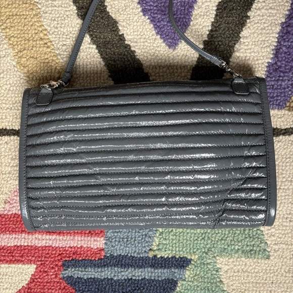 Cynthia Rowley Oversized Gray Puffy Quilted Patent Leather Clutch & Crossbody - Picture 5 of 16
